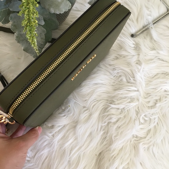 Last one✨Michael Kors jet set LG crossbody bag - Picture 8 of 8
